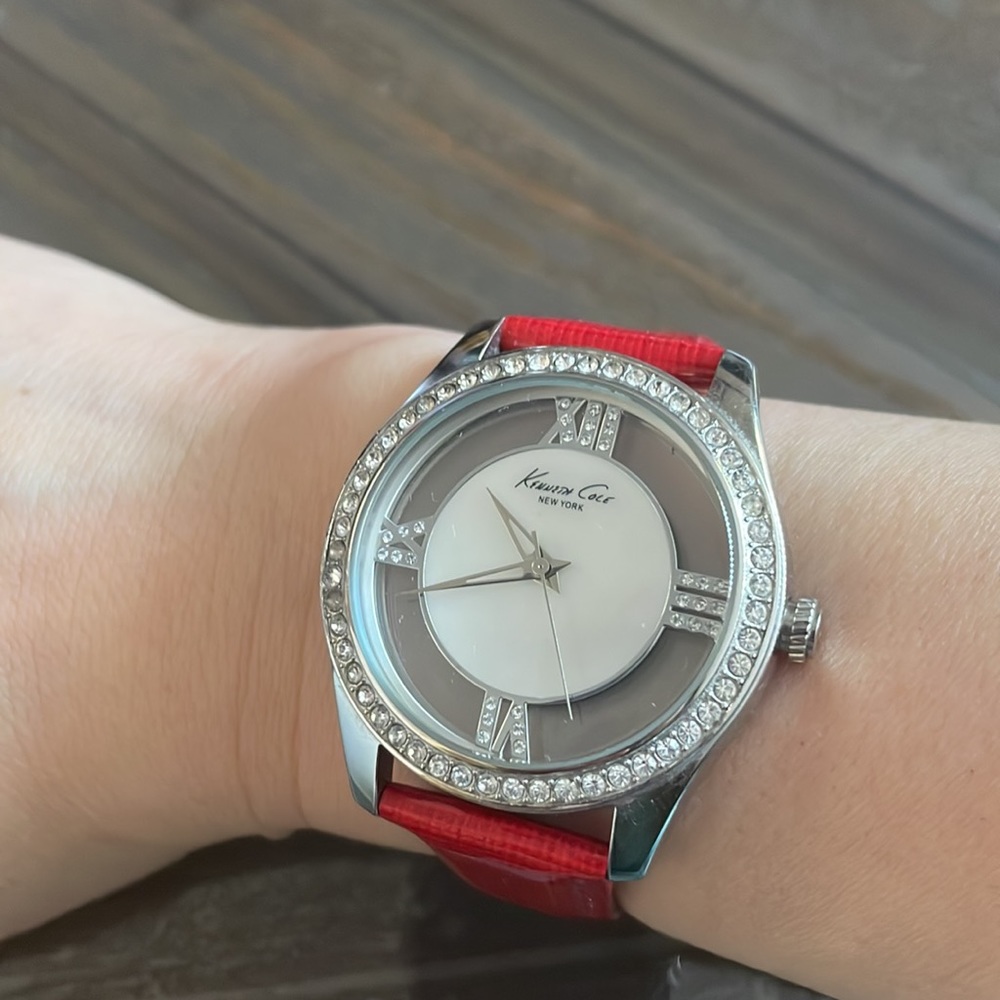 Watch - Picture 3 of 8